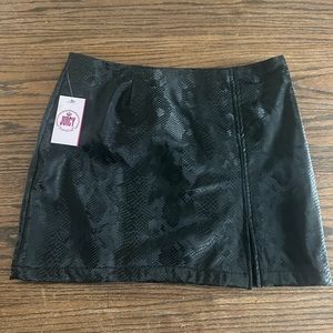 Juicy Couture Women's A-Line Black Faux Snake Skin Mini Skirt, NWT, Size L